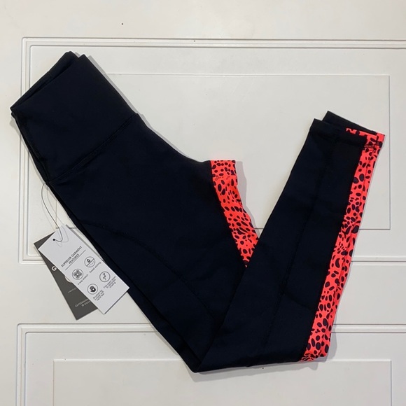 NWT Glyder Black Inside Out Leopard Print Leggings XS - Picture 2 of 8